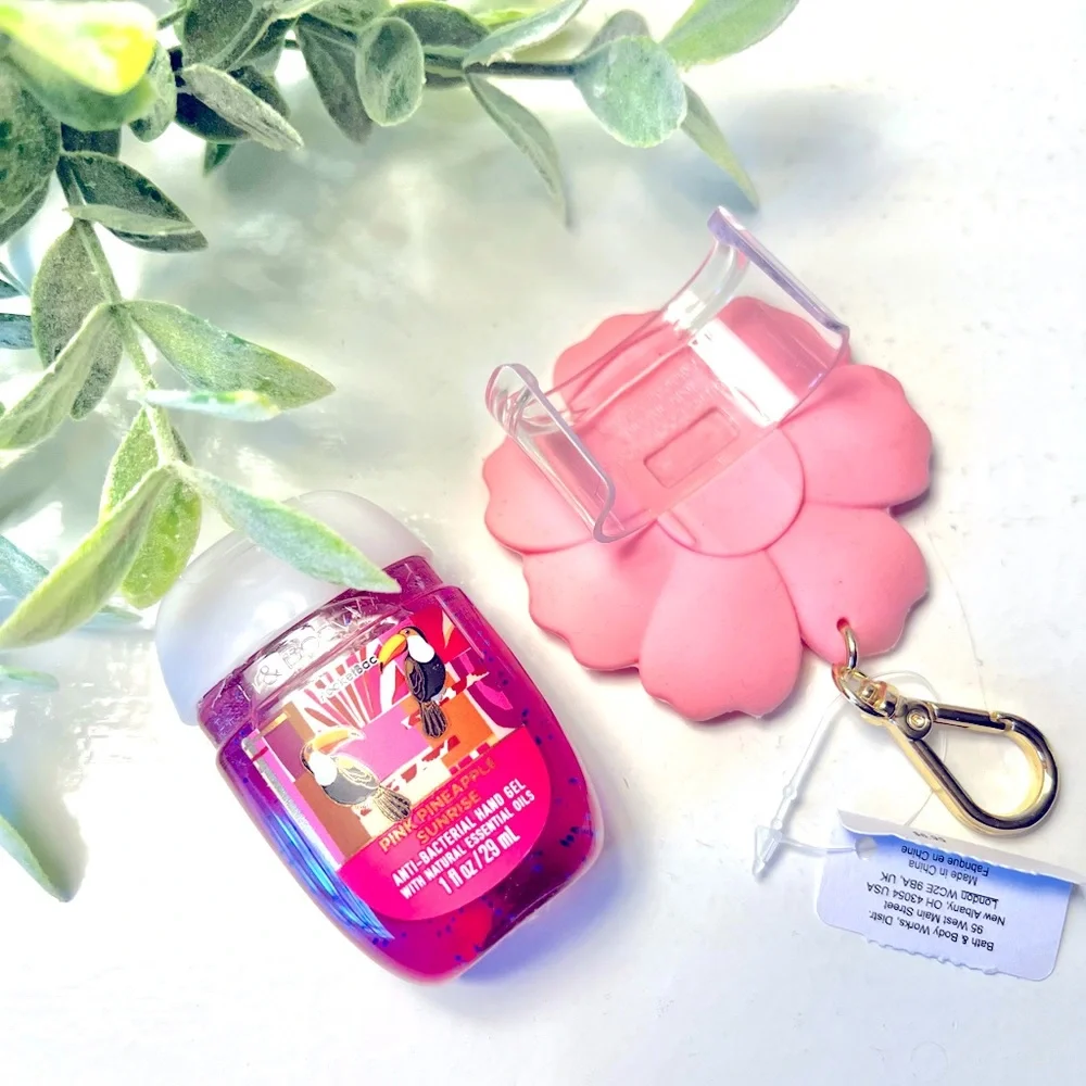 NWT, Bath & Body Works Flower PocketBac Holder & Sanitizer - Picture 2 of 2